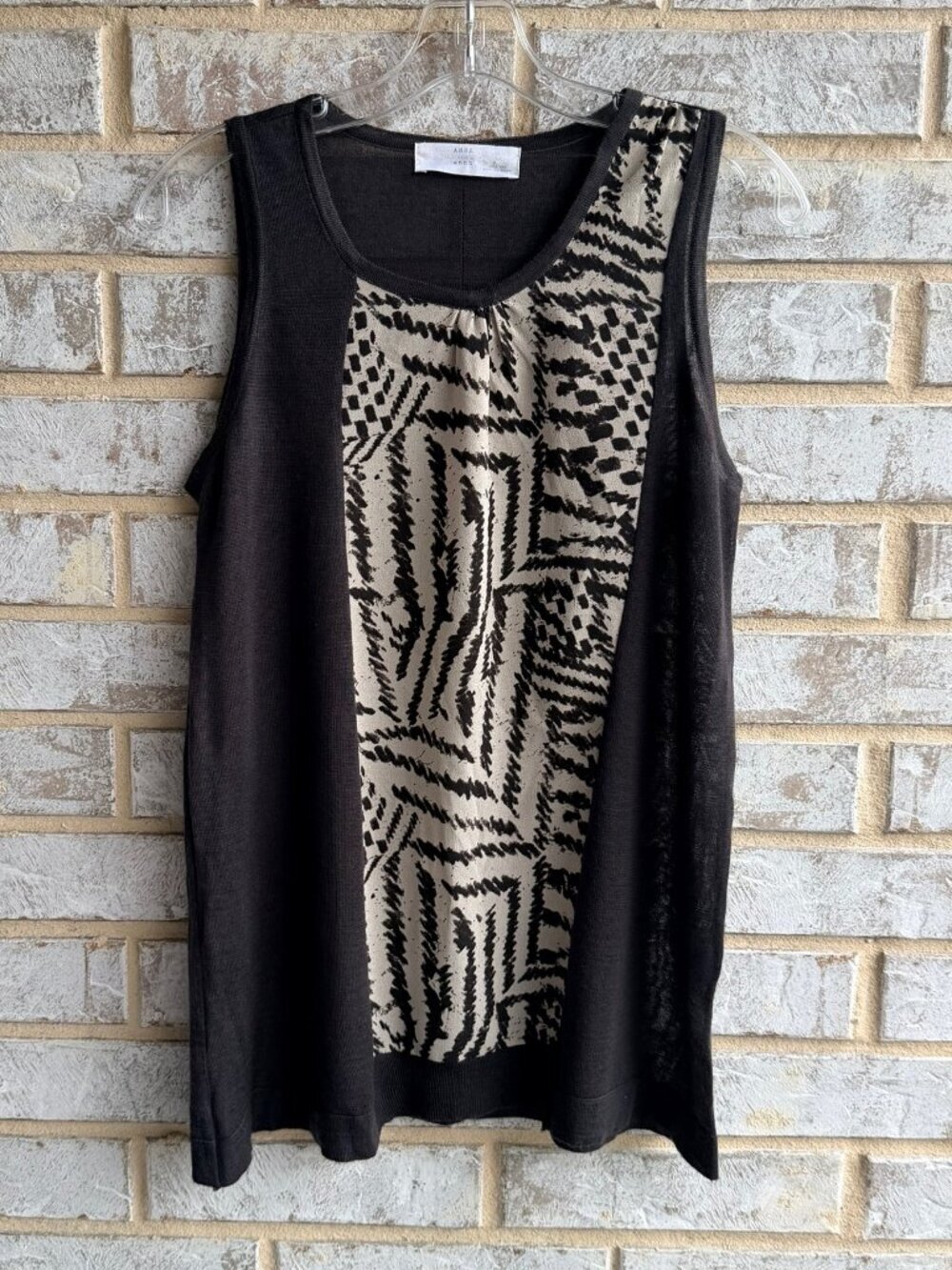 Anna Sleeveless Black/Beige Geo Print Scoop Neck Semi-Sheer Blouse  Size S ?